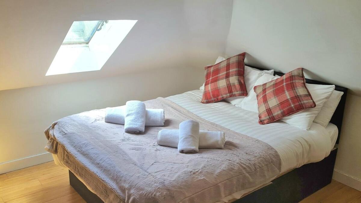 Apartment Luxurious Spacious 3 Bedroom - City Centre - Excellent Location - Five Star Amenities & Service EDI
